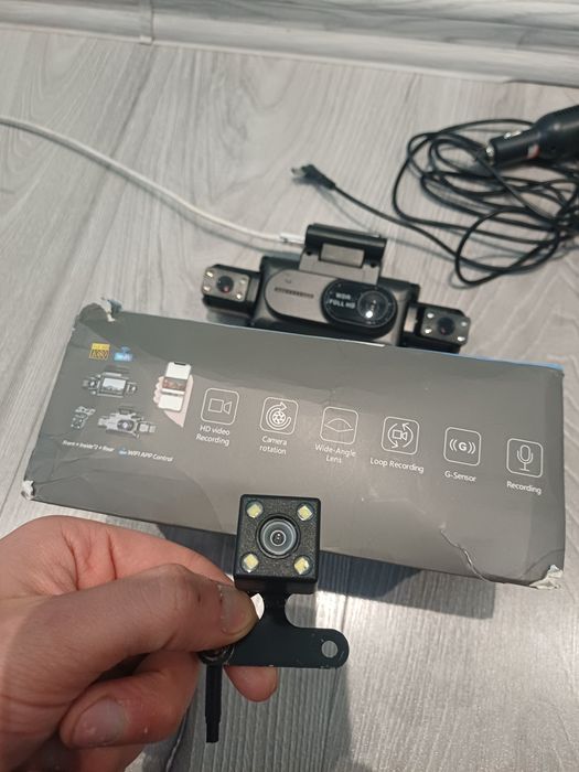 Kamera samochodowa 4x kamera Full HD DVR + kamera cofania
