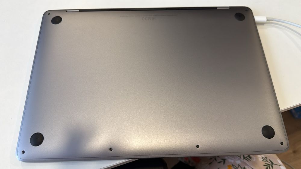 Vendo MacBook Pro de 13 polegadas (Modelo MacBookPro14,1)