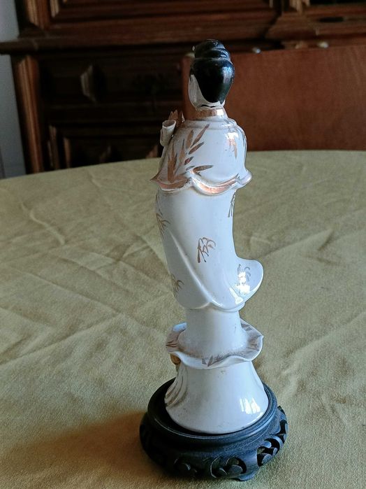 Deusa chinesa KUAN YIN, porcelana
