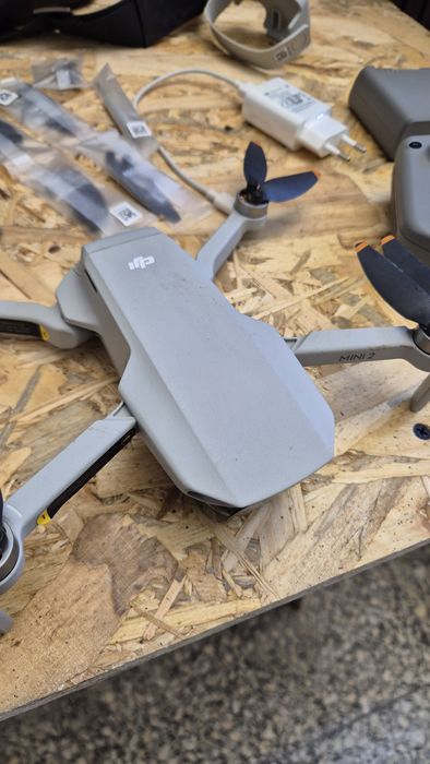 Vendo Drone Dji Mini 2 combo