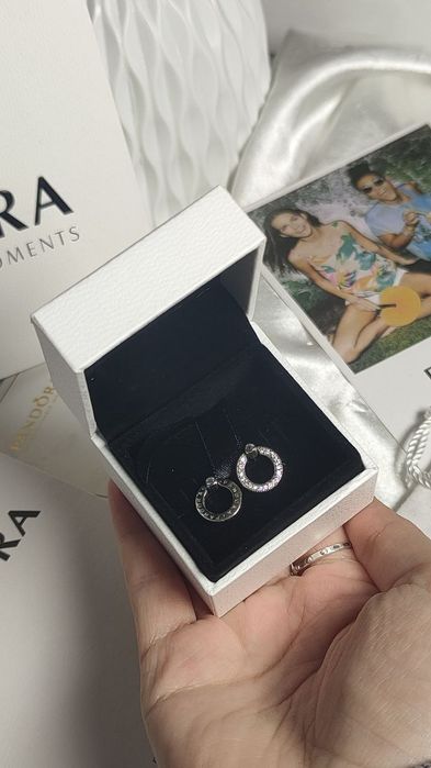 Срібні сережки-пусети Pandora. Сережки Пандора Сяюче коло