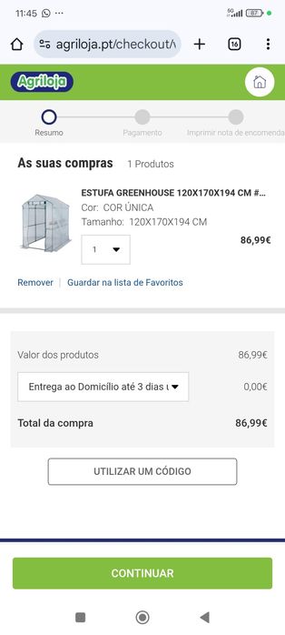 Estufa agrícola com prateleiras