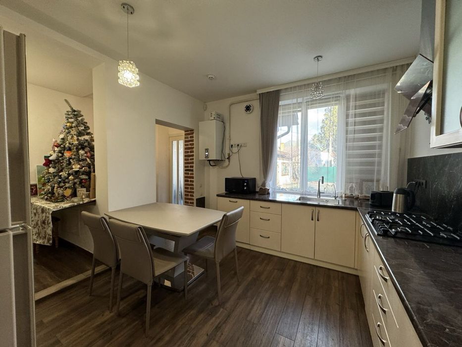 Продам елітний будинок в центрі, готовий до проживання