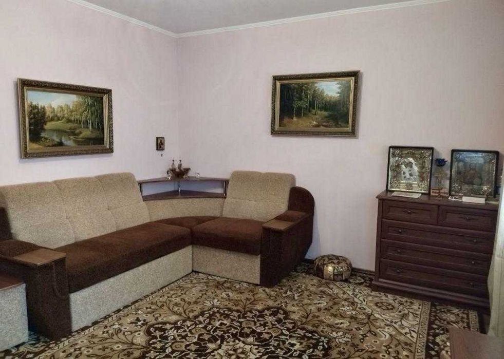 У продажу затишний 2-поверховий будинок