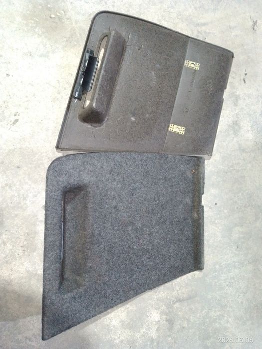 Tampa lateral mala peugeot 306 carrinha break