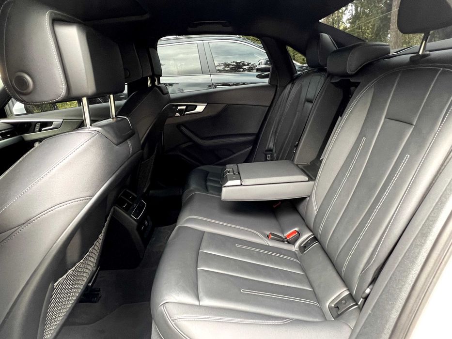 Audi A4 Quattro Premium Plus 2022 s-line