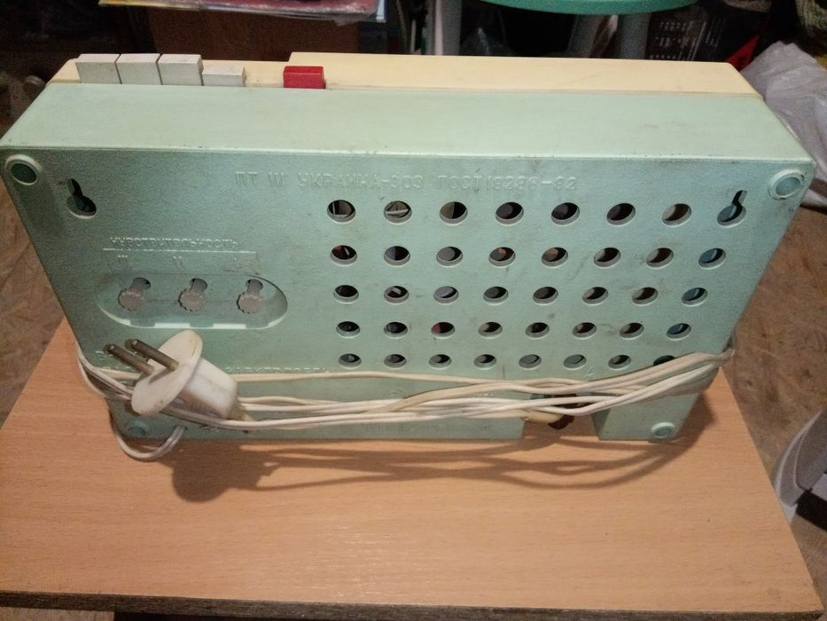 Продам радиоприемник.