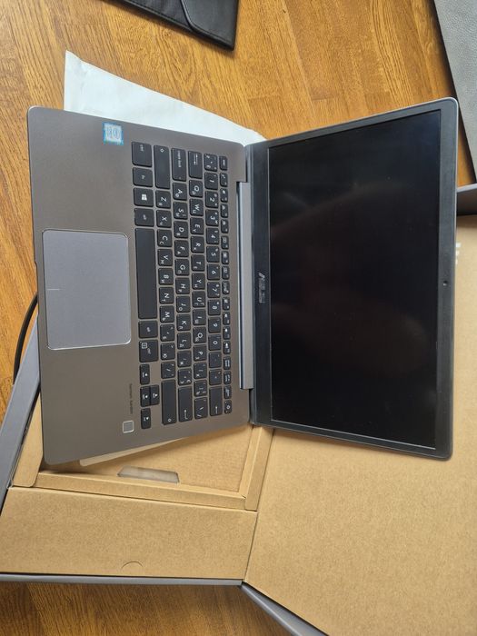 Ноутбук ASUS UX331U