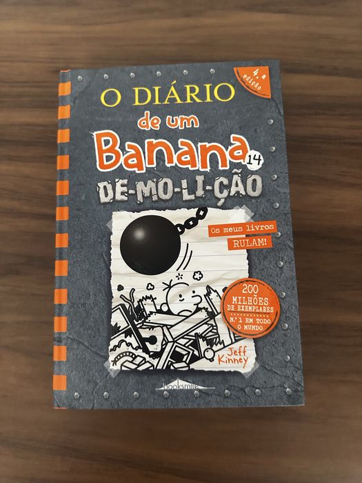 Vendo 9 livros da coleção O Diário de um Banana de Jeff Kinney, em português, em excelente estado.
