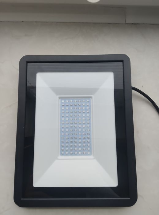 Lampa LED 100w  220 240v