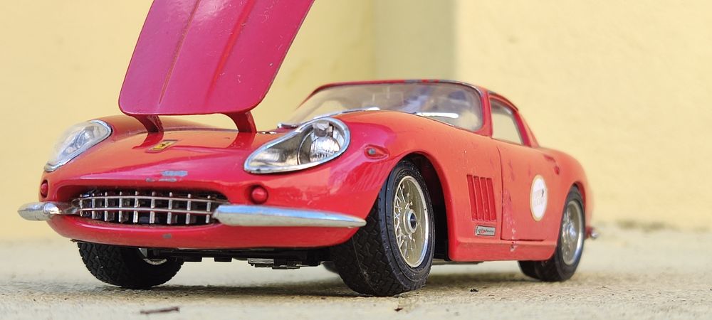 Rara Ferrari Ferrero Rocher edition