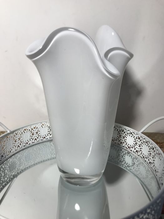 Mleczny wazon typu CHUSTA 22cm