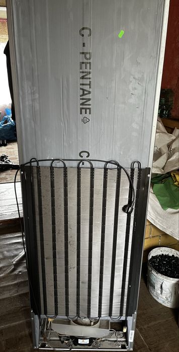 Lodówka Whirlpool 187x65x60