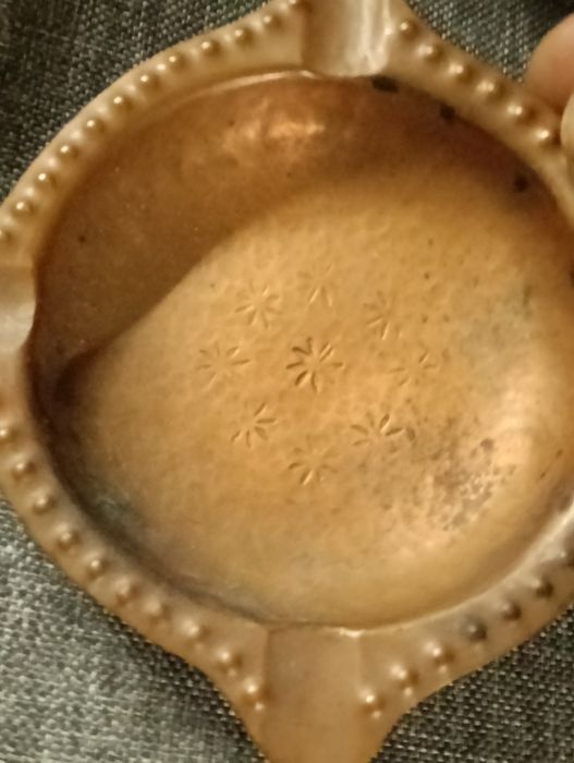 Cinzeiro pequeno de cobre