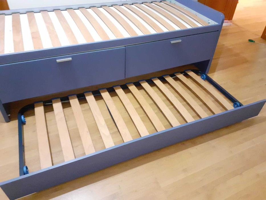 cama de criança com 2 gavetões e segunda cama extraível