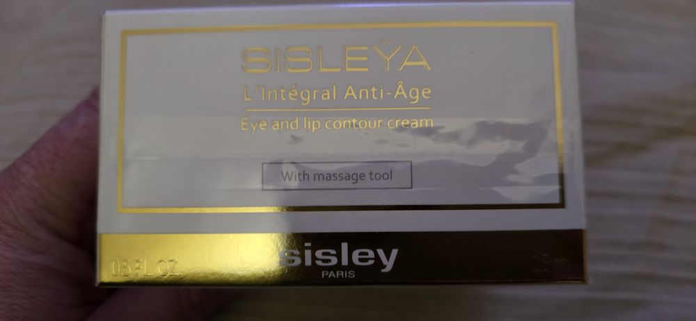 Sisley Sisleÿa L’Intégral Anti-Âge Creme Contorno de Olhos e Lábios