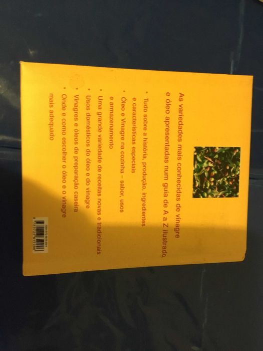 Livro sobre vinagre e óleos