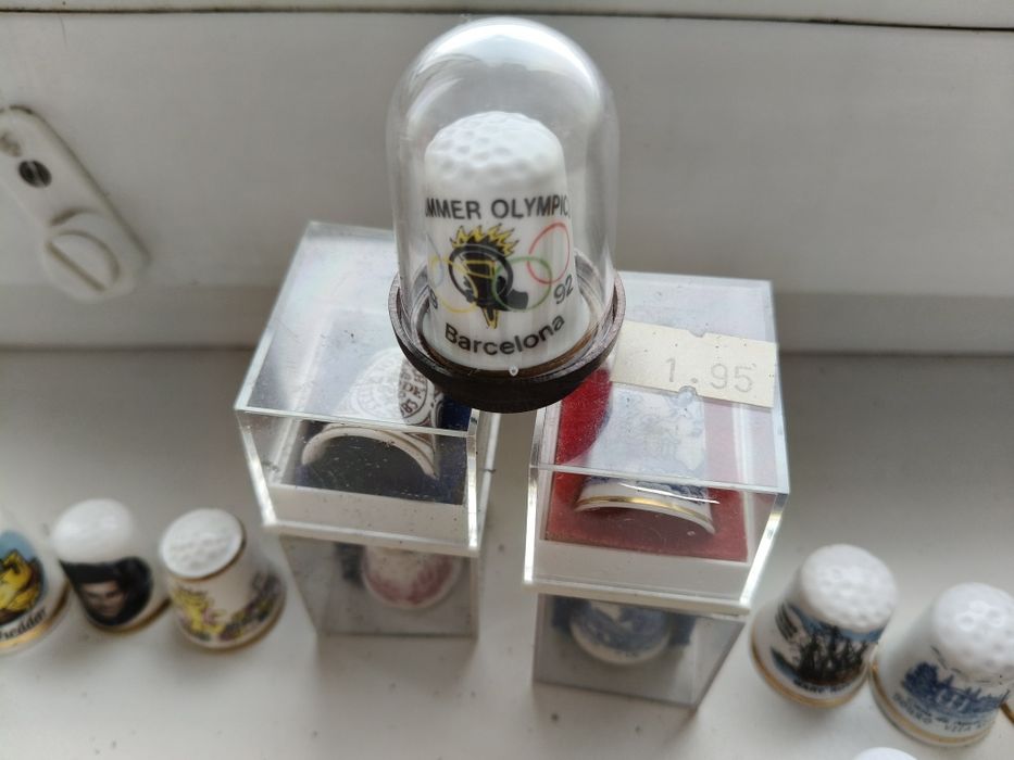 Набор из 66 напёрстка из разных стран Мира.