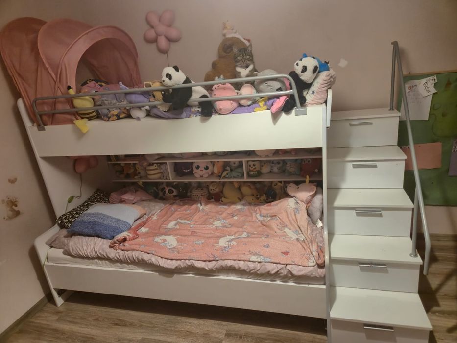 Łóżko piętrowe ze schodkami Kiddo 1  bez materacy.