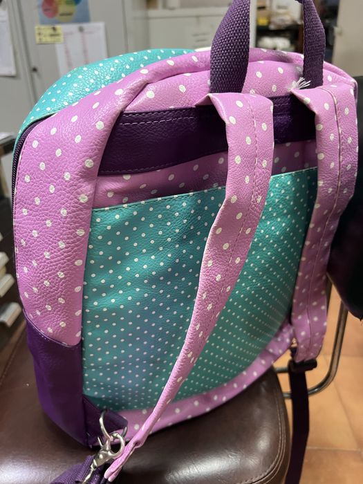 Mochila escolar menina