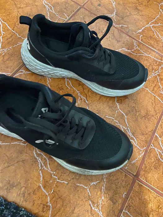 Фірмові кросівки Fila р.36