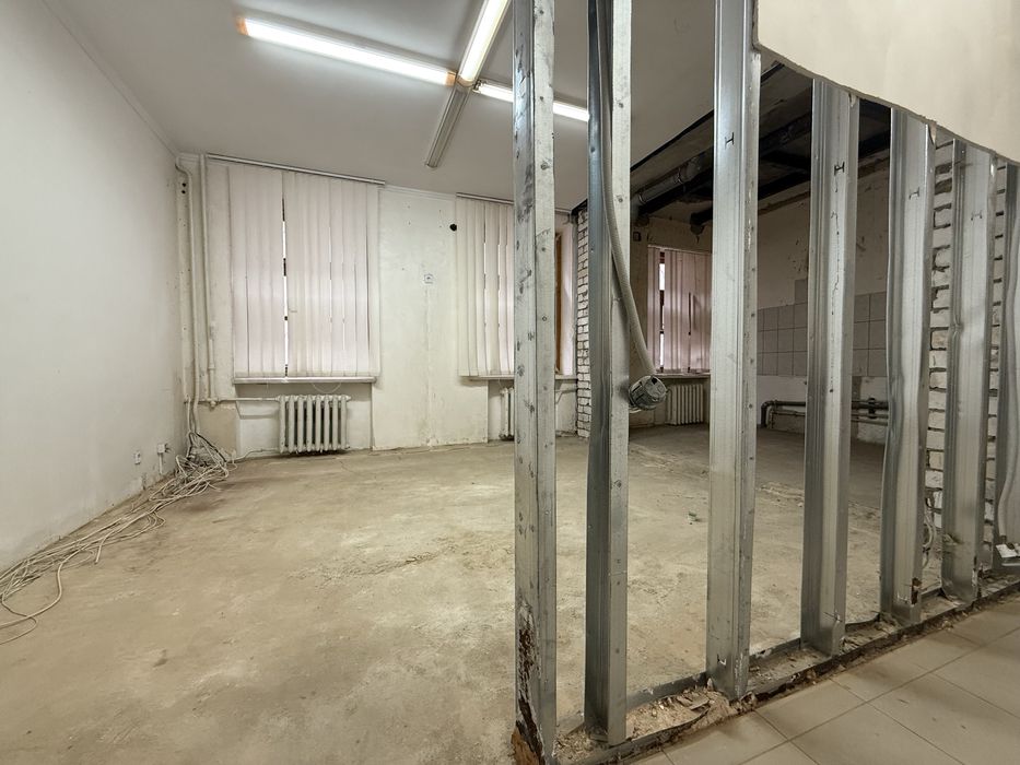 Продаю 4 комнатную квартиру в центре города. Дом специалистов.