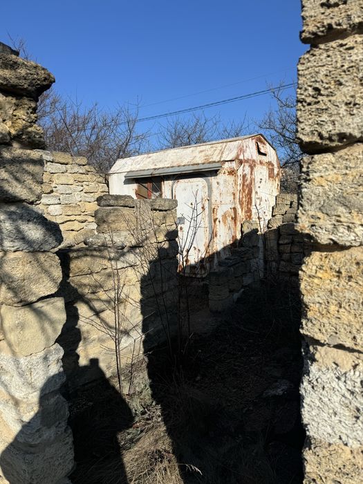 Продам дачу - ділянку з недобудовою , недорого з металевим вагончиком