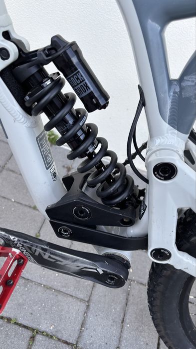 Commencal com suspenção nova