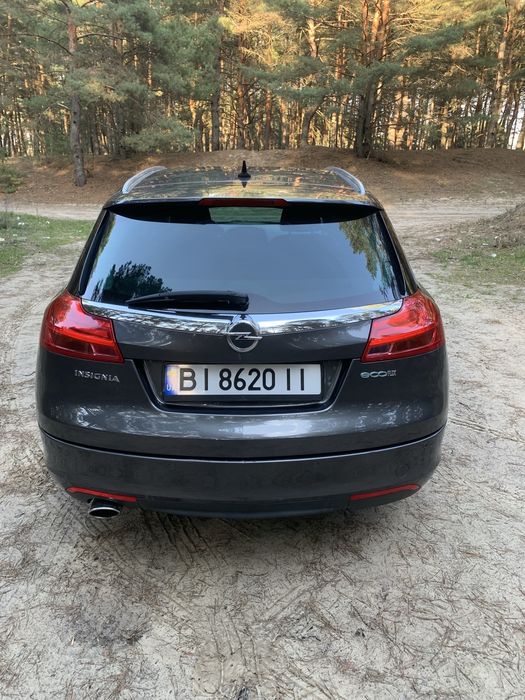 Опель інсігнія 2010 рік