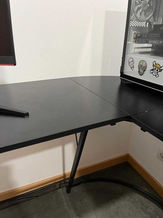 Secretária Gaming de Canto Moderna - 1,35m x 1,00m
