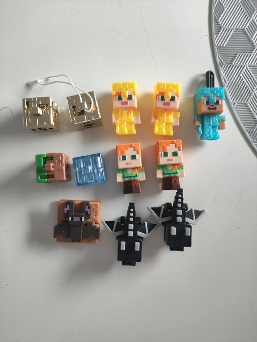 Figurki Minecraft Kinder Joy
