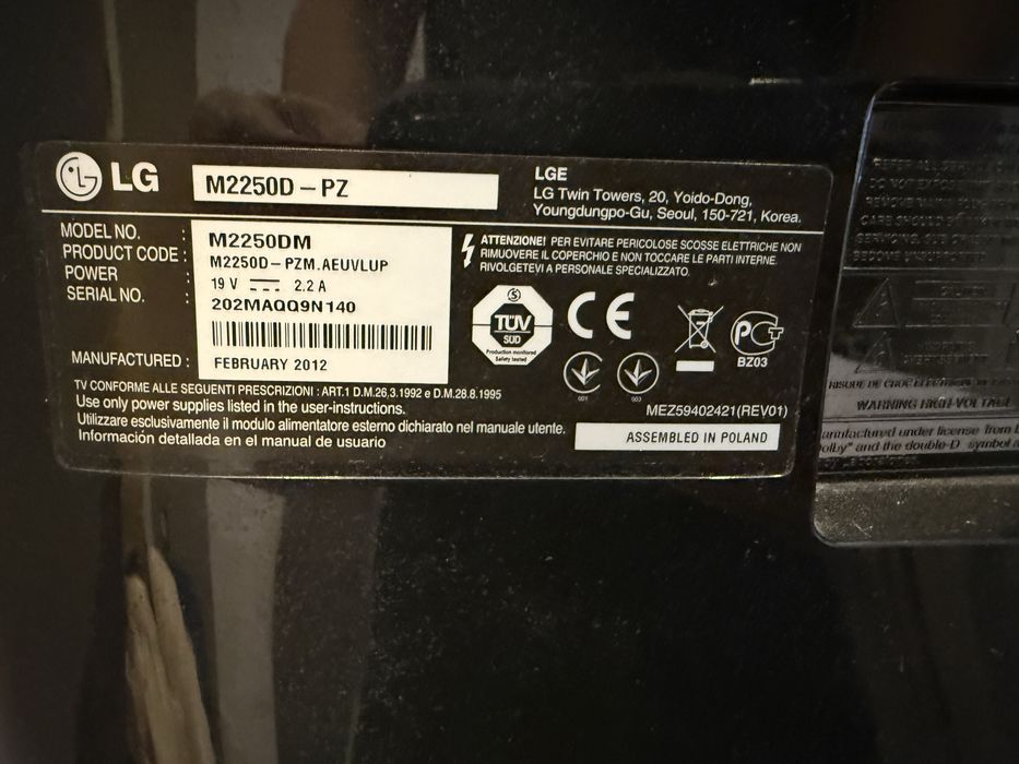Телевізор LG M2250D-PZ