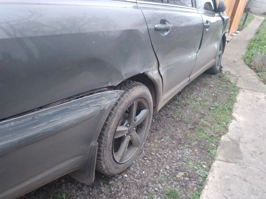 Продам Тойота Авенсис