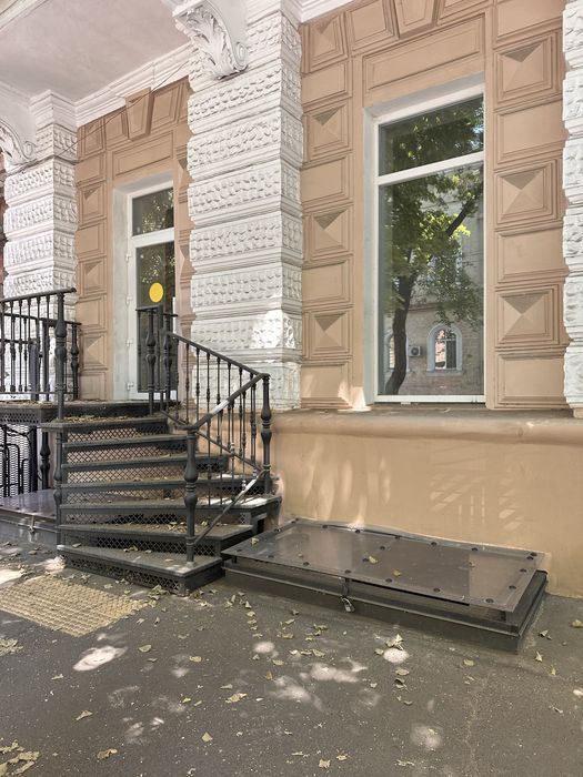 Аренда / продажа коммерции на Дворянской. Центр