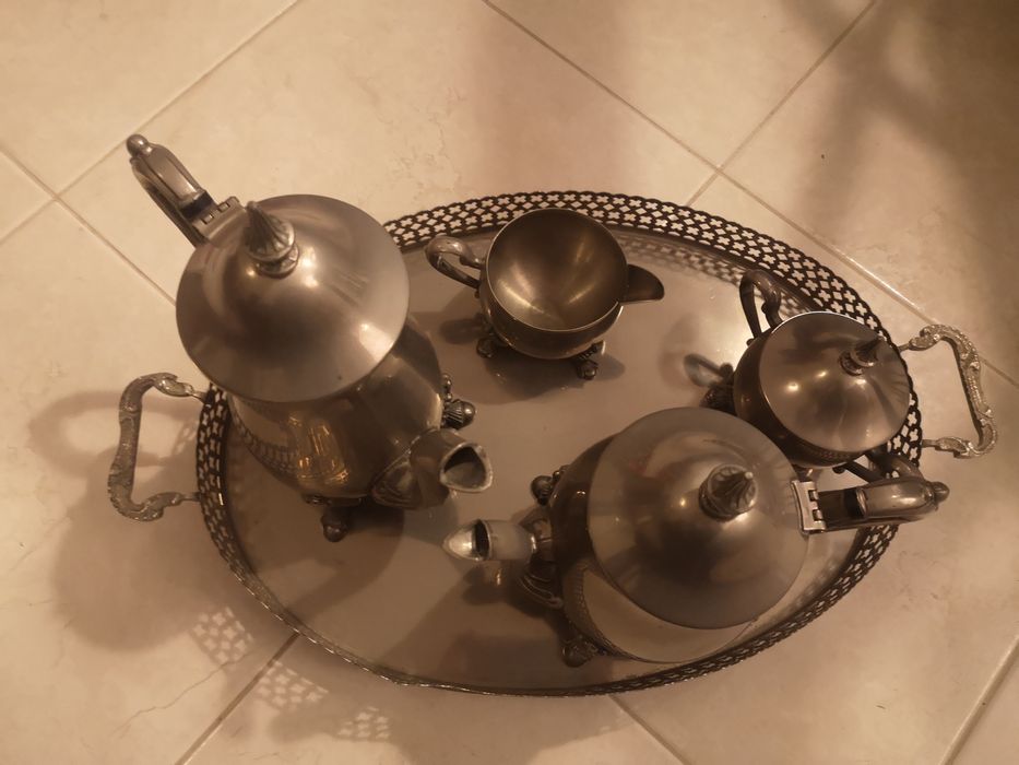 Conjunto de chá antigo