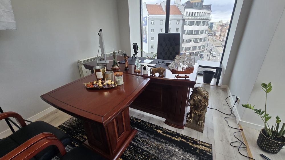 Wyposażenie biura meble komplet 4 biurka, szafki , stoliki