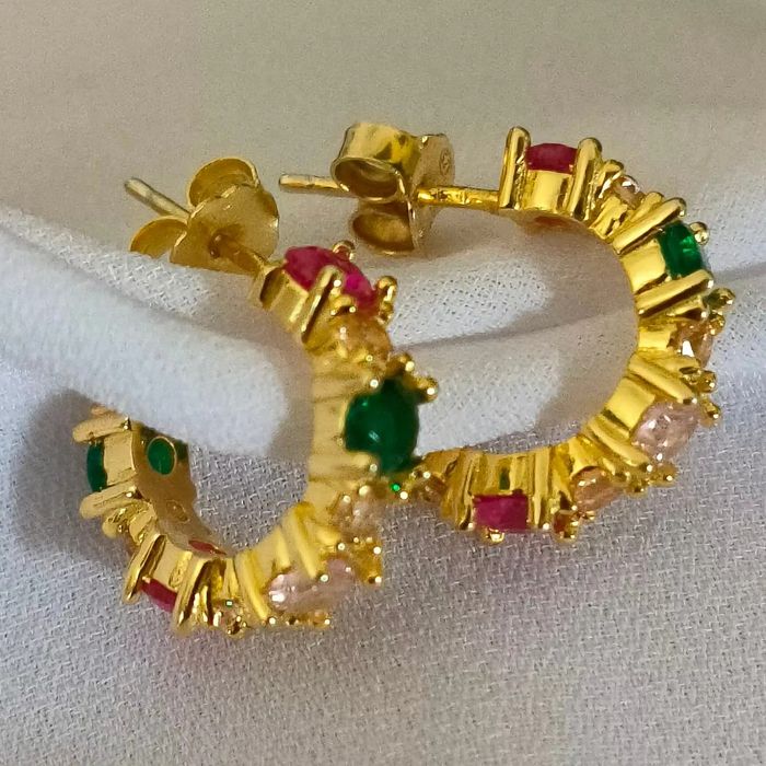 Brincos em prata com pedras coloridas