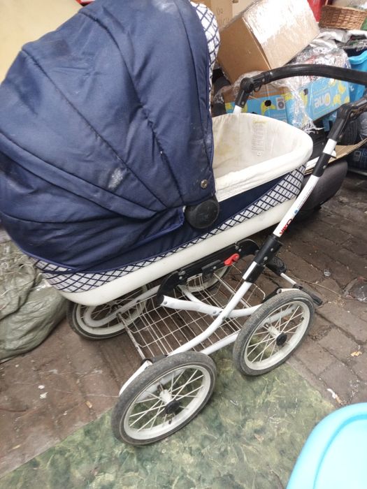 Wózek dziecięcy typu retro