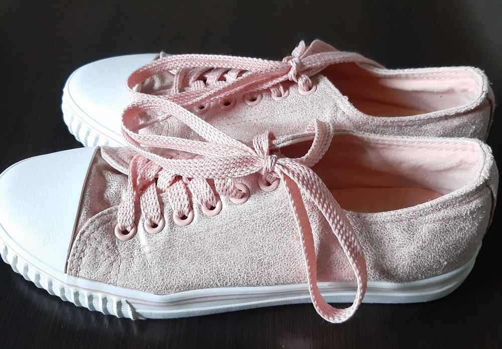 Trampki, sandały rozm. 37 całość 20 zł