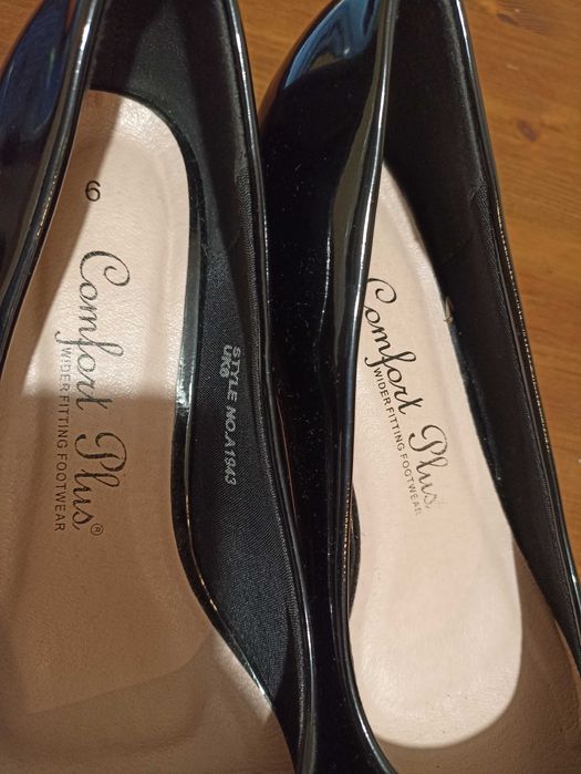 Весільні чорні лаковані туфлі човники кітен хіл 38 розмір 24 см