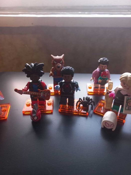 Мініфігурки LEGO Людина-павук: Крізь Всесвіт