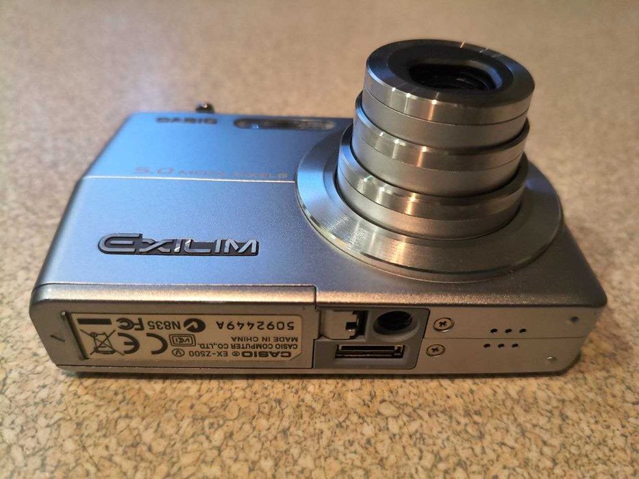 Фотоаппарат  CASIO EX-Z500  под  ремонт