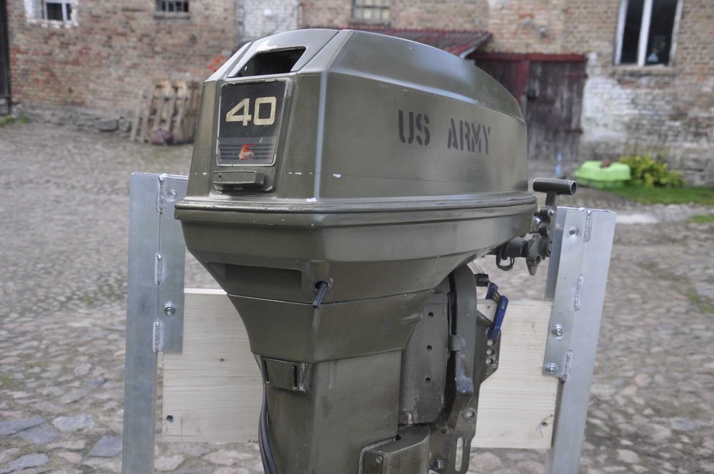 Evinrude 40 km- rumpel krotka stopa,bak,  z demobilu USA ARMY
