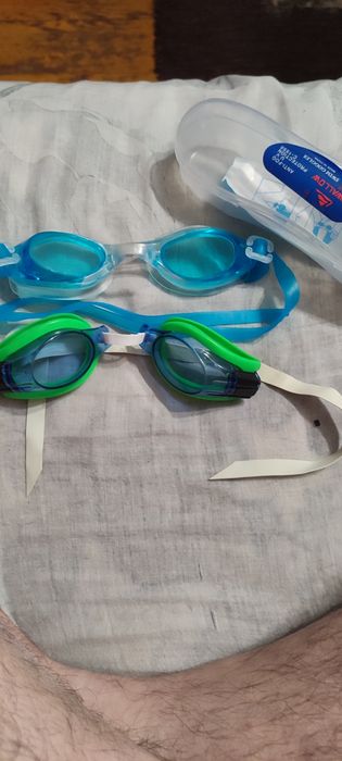 Окуляри для плавання
