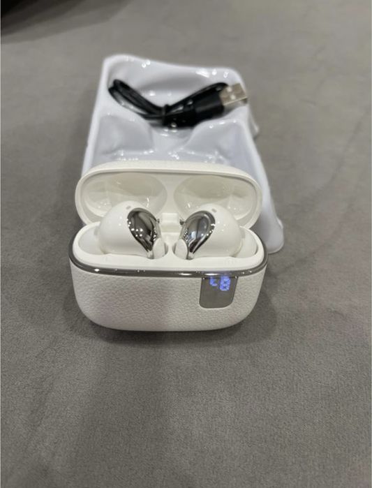 Бездротові навушники, різні моделі