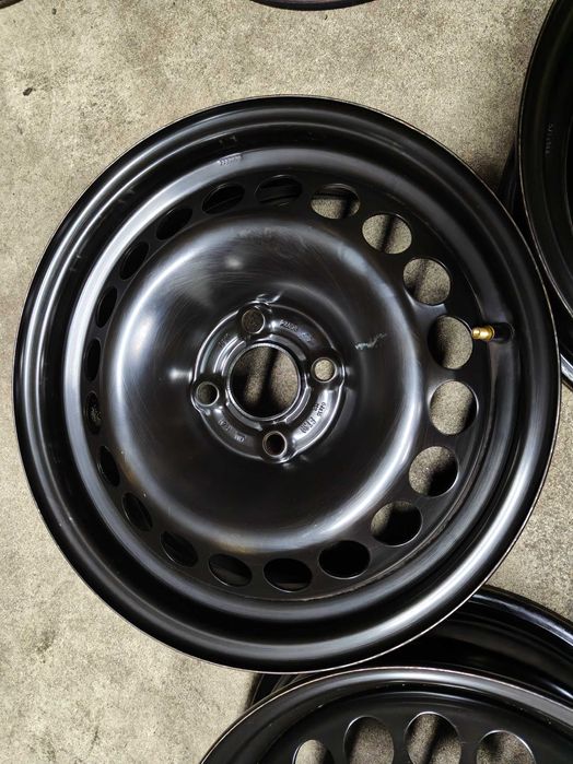 Felgi stalowe Opel Corsa E 6Jx15" 4x100 et39 FS26