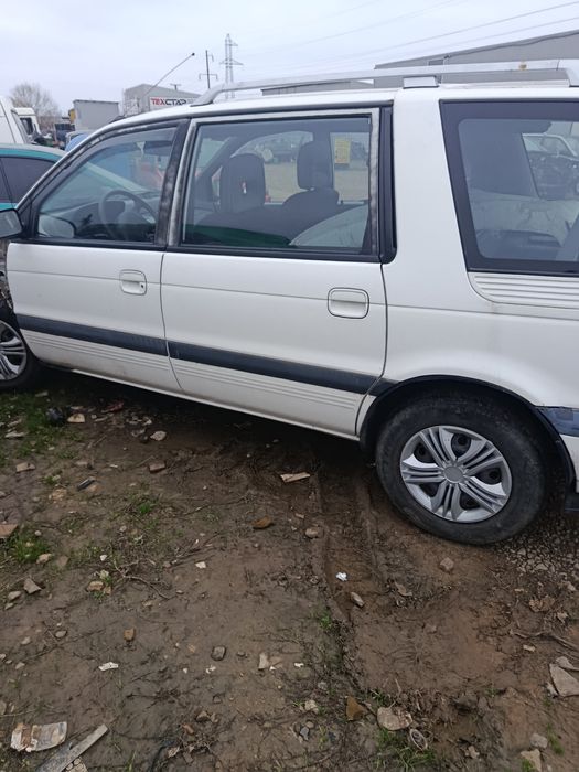 Продам двери MITSUBISHI SPACE WAGON  94гв 2.0 бензин