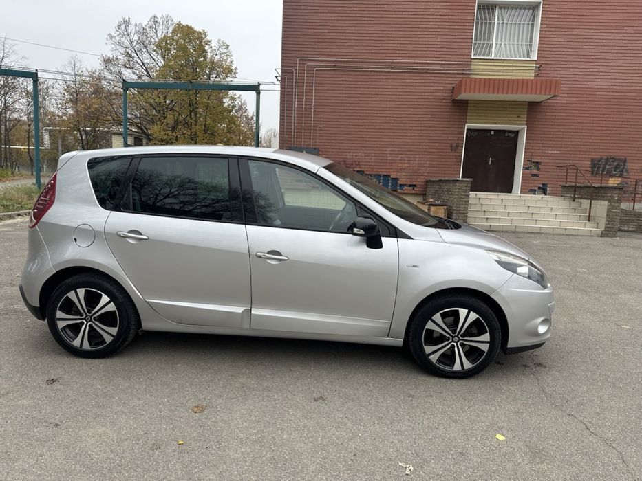 Авто рено сценик 2011. 1.6 дизель