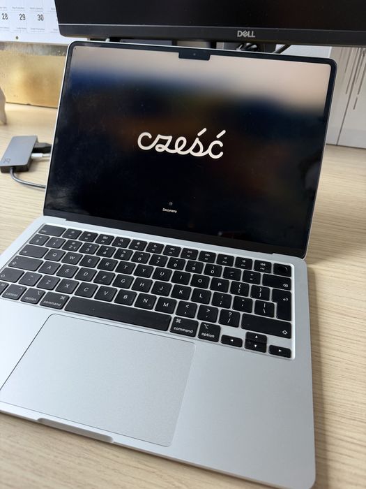 MacBook Air 13,6