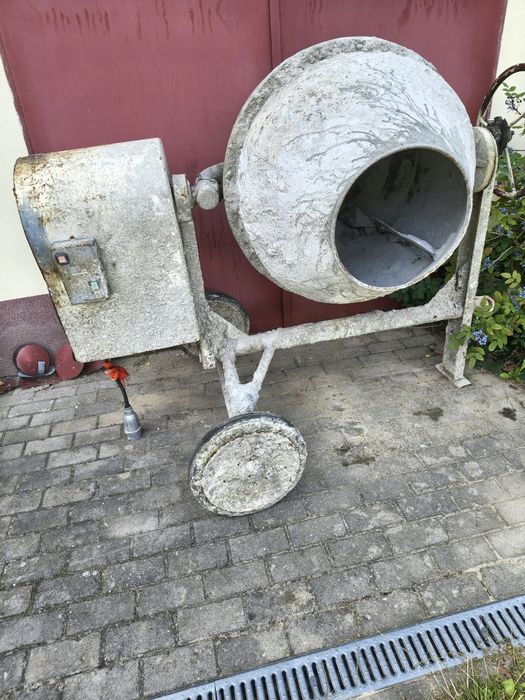 Betoniarka wolnospadowa BWE-150-IIIa WUTECH 150L 380V (siła)